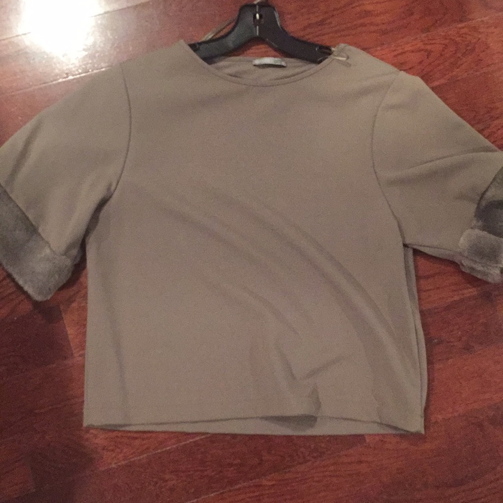 Zara top size Small